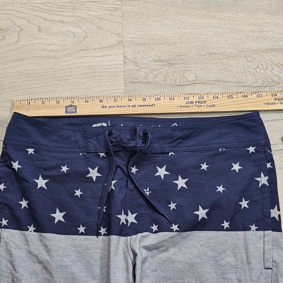 Travis Mathew Board Shorts Mens 33 USA  American Flag Pockets Colorblock Pocket - Picture 7 of 10